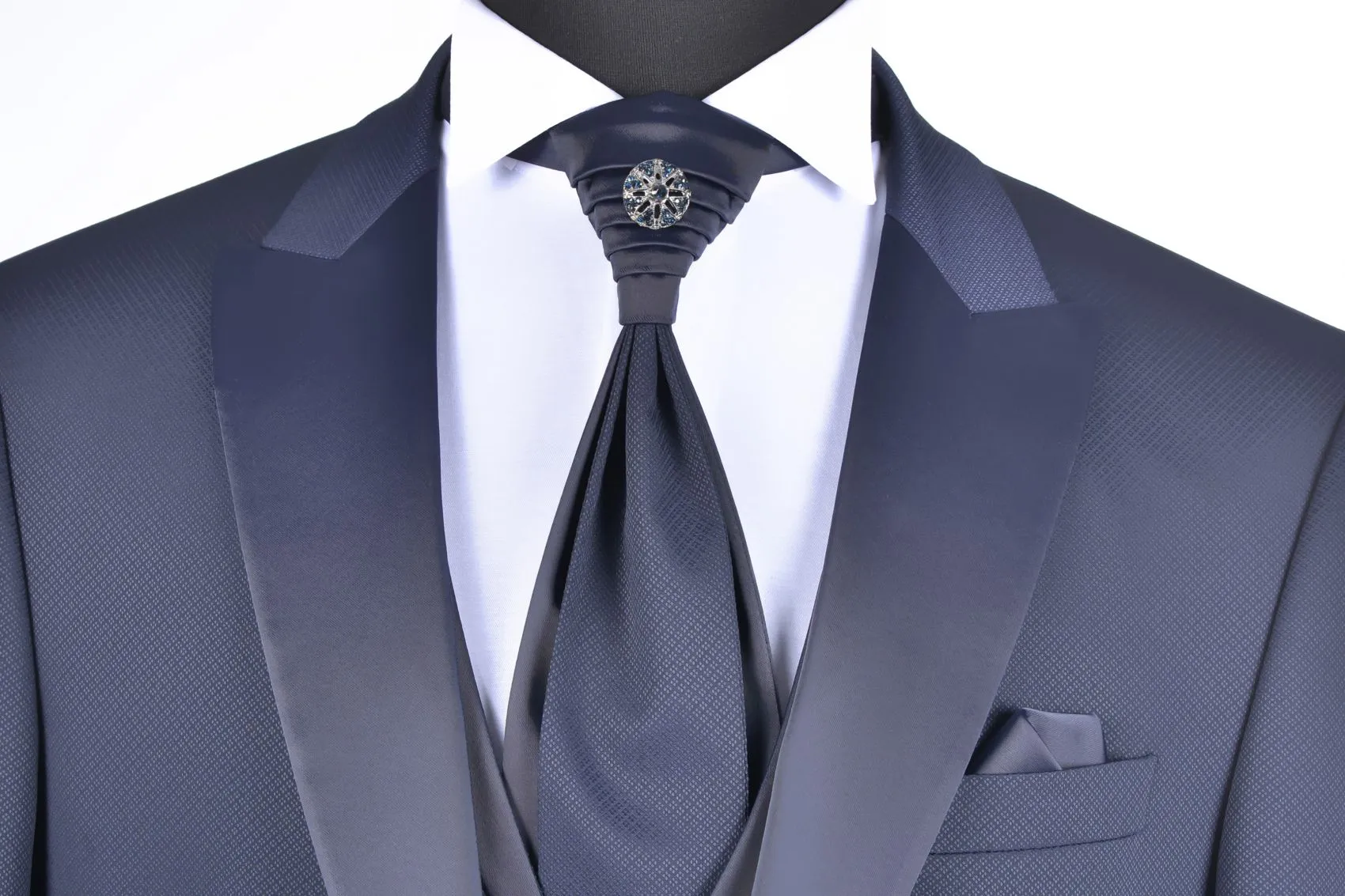 Abito da sposo blu slim fit baggi con petto a lancia