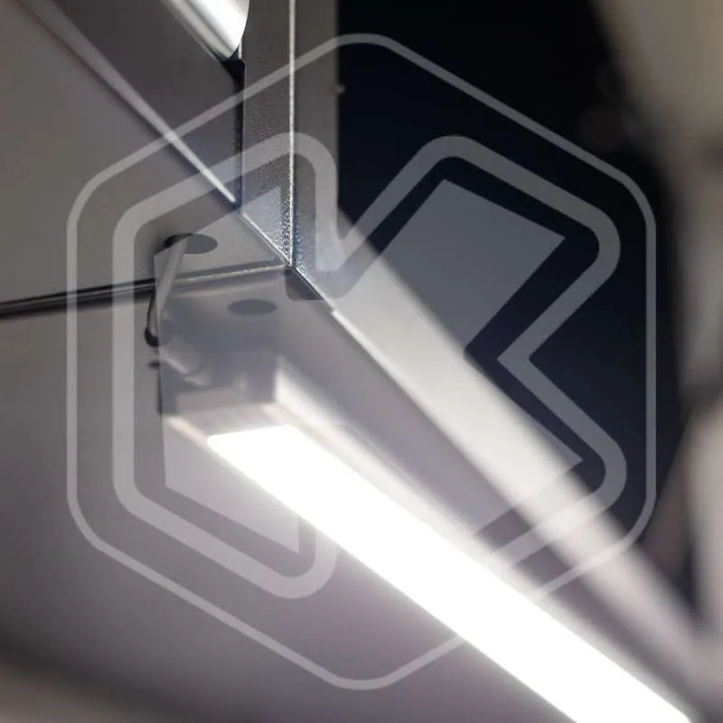 Arredamento modulare con piano in Acciaio Fervi A008B officina moto 