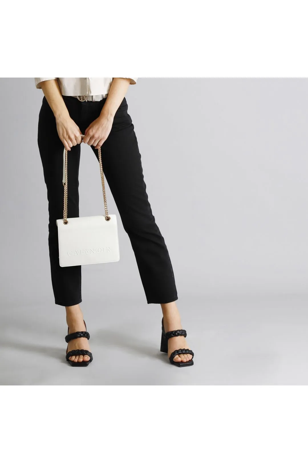 borsa con logo sulla patta bianco