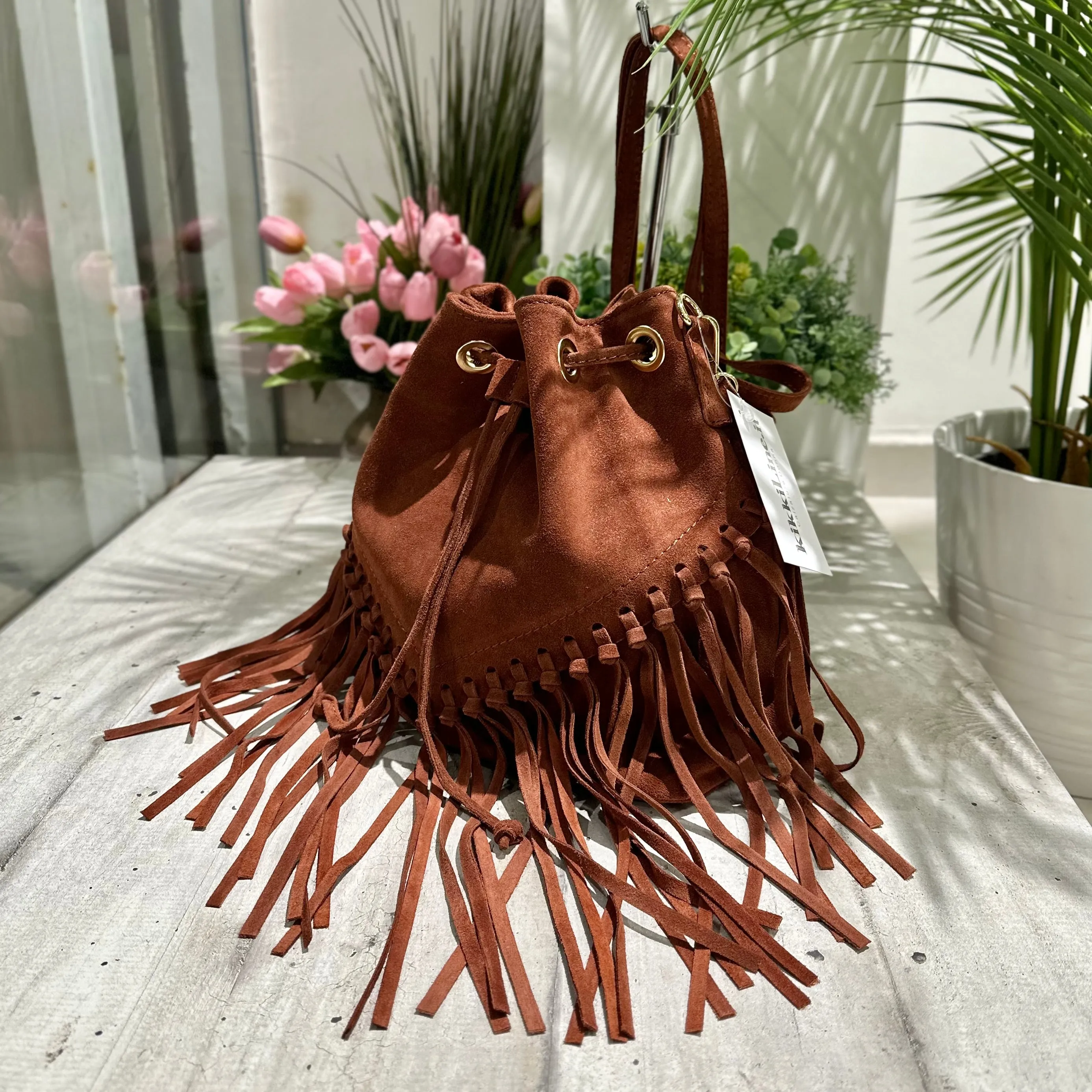 Borsa Scamosciata a Secchiello con Frange Tracolla e Passanti Dorati Eva Terra