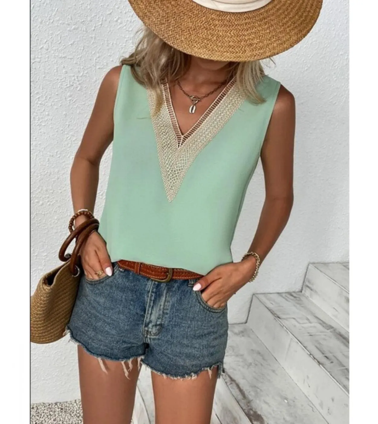 Camicetta di pizzo estivo senza maniche con scollo a V per donna 2023 Fashion Casual Top Solid Camicia elegante da donna Office