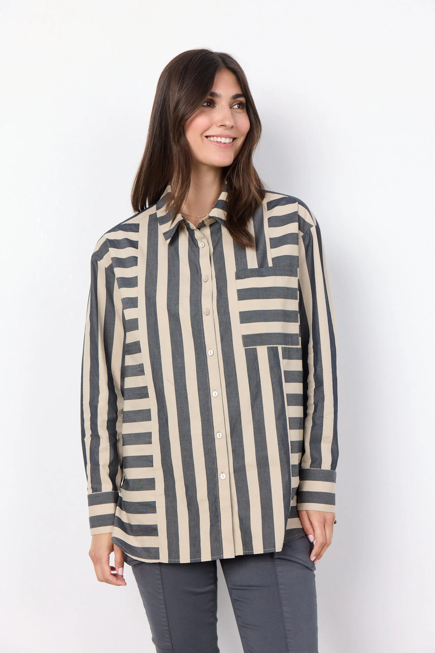 Camicia Casual SC-Alanis 1 in Cotone Organico – Eleganza a Righe per Ogni Occasione