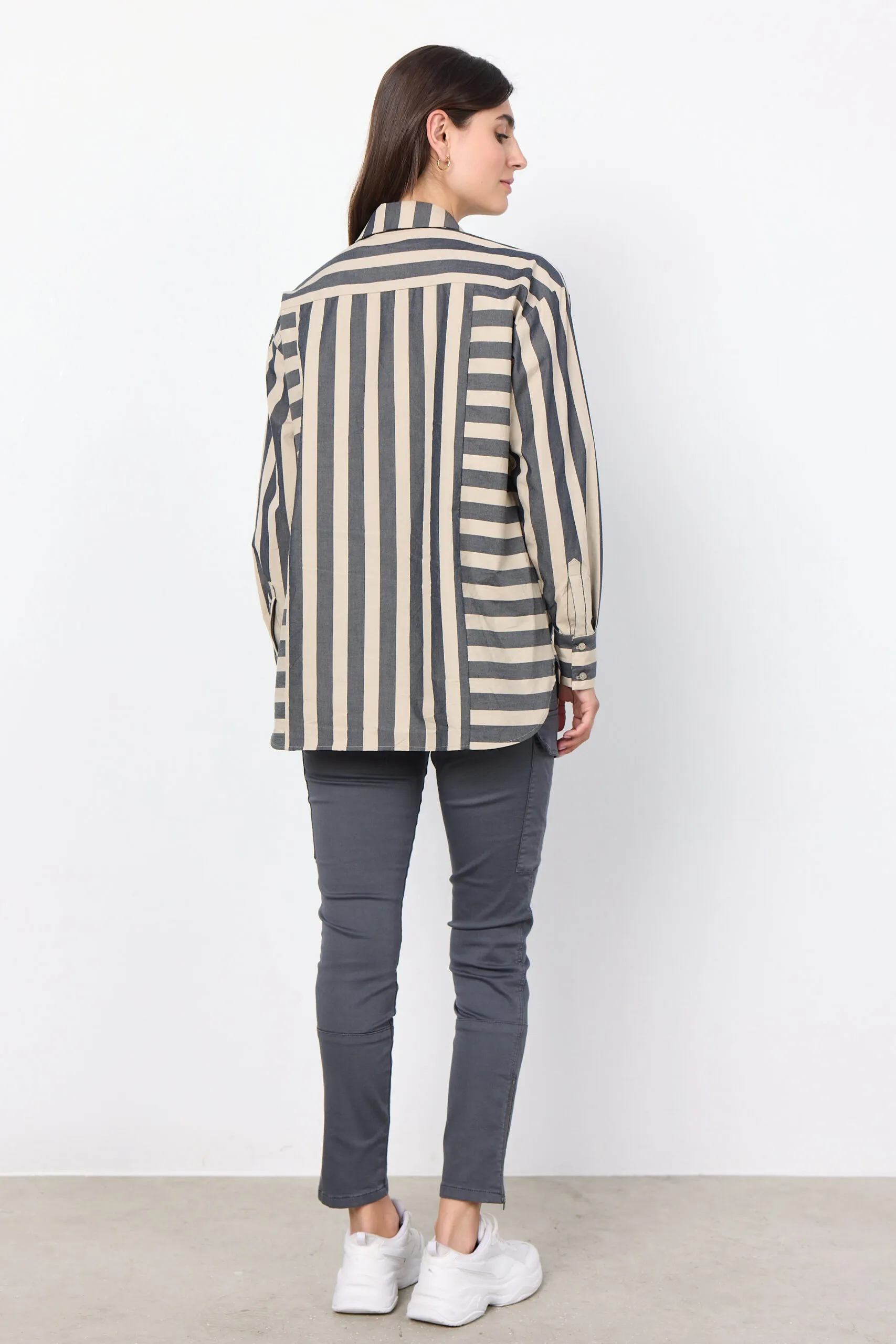Camicia Casual SC-Alanis 1 in Cotone Organico – Eleganza a Righe per Ogni Occasione