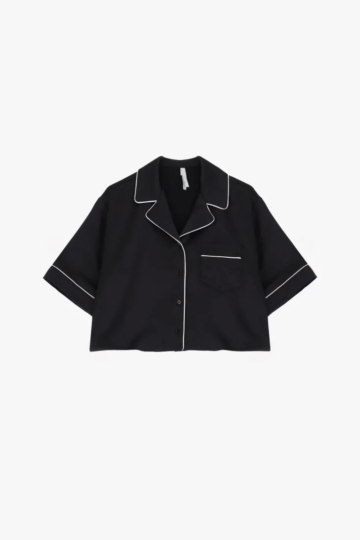 Camicia cropped con rever classici e orli a contrasto
