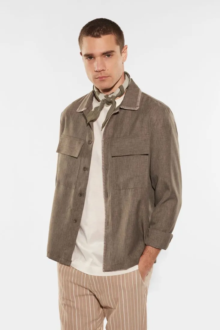 Camicia fantasia mélange monocolour con tasche applicate e pattina