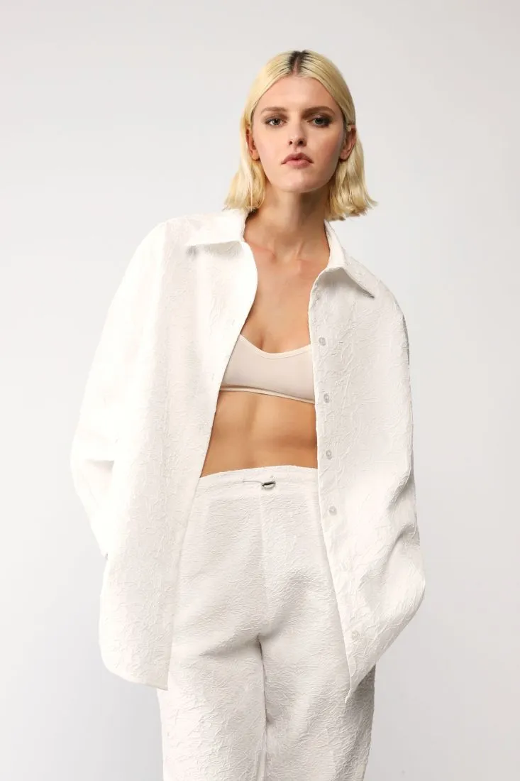 Camicia froissè con colletto classico e spalle scese