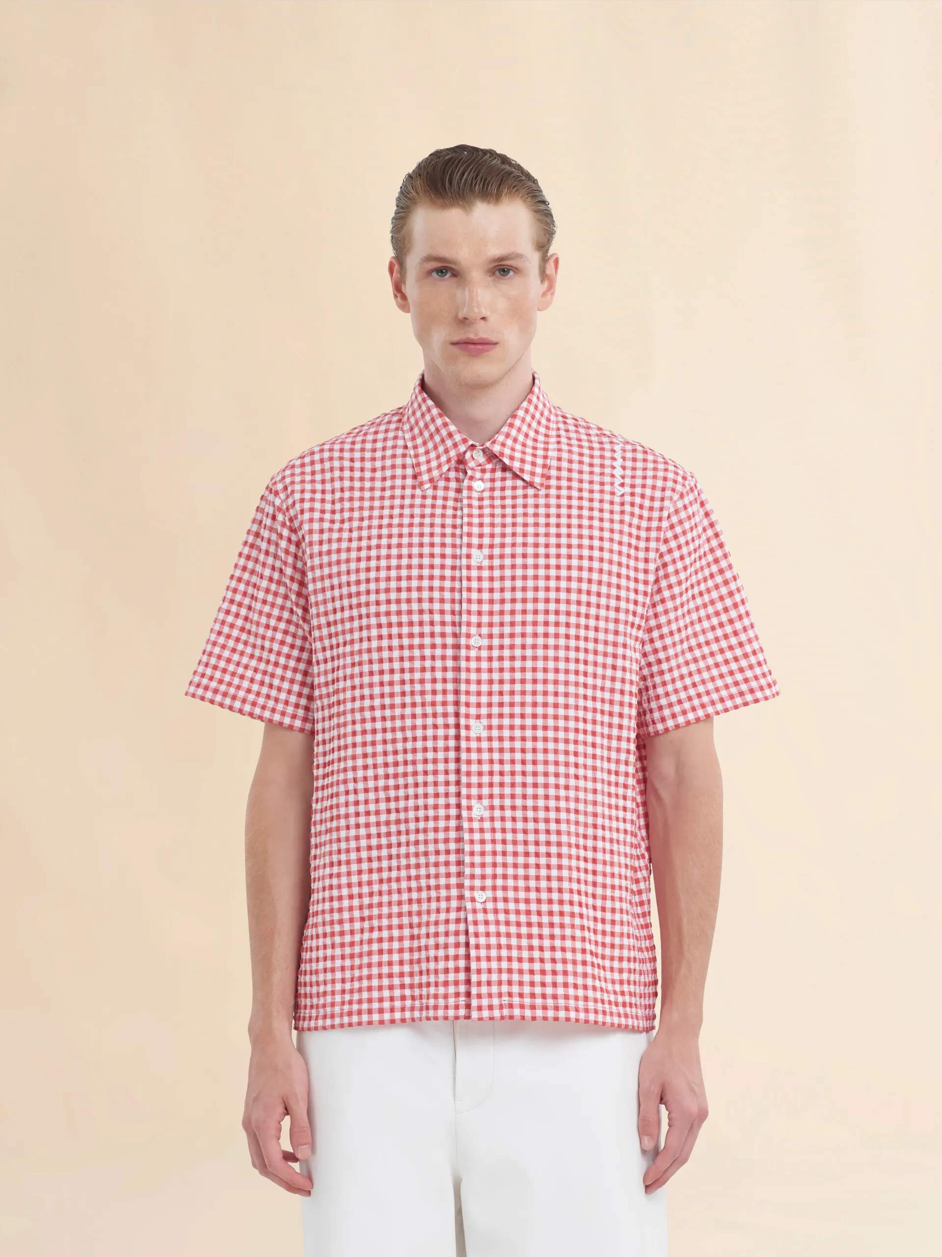 Camicia in seersucker a quadretti bianchi e rossi