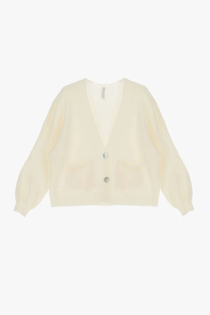 Cardigan oversize monocolour con abbottonatura e tasche applicate