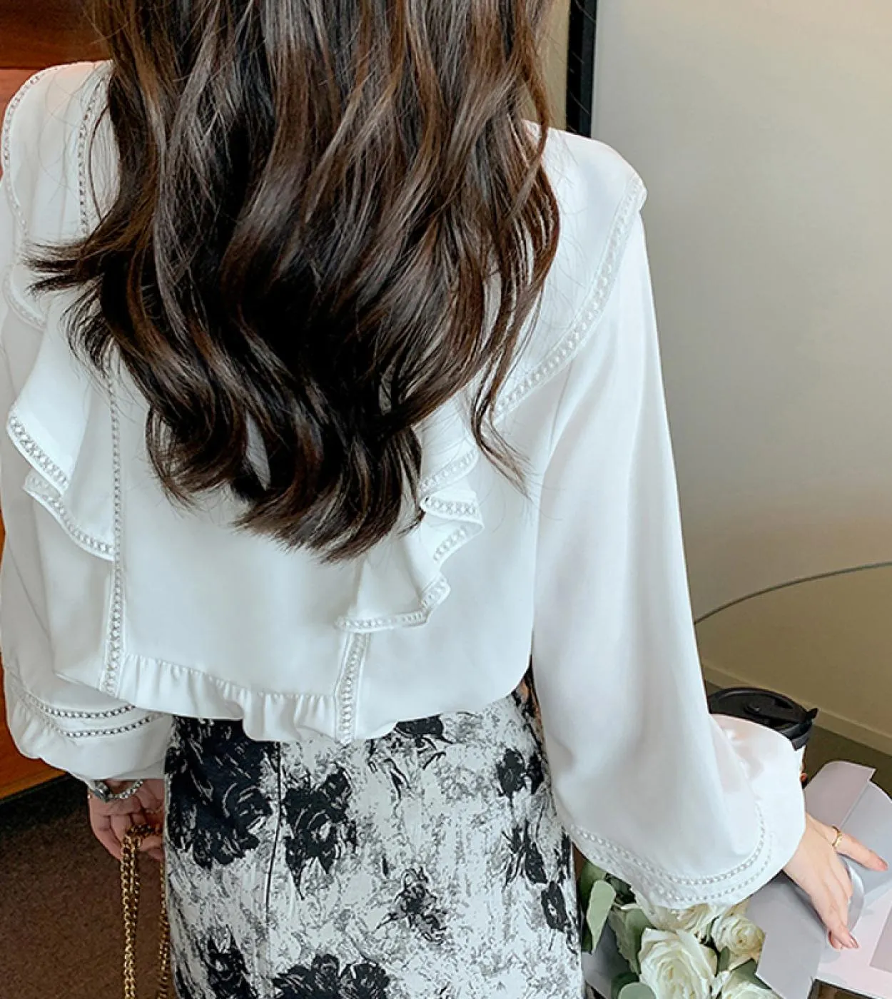 Elegante camicetta di pizzo in chiffon da donna colletto alla coreana camicia bianca con volant autunno lanterna manica lunga to