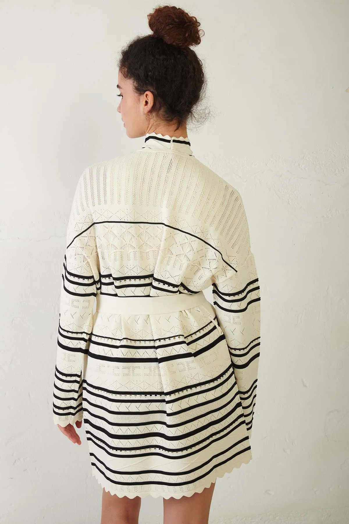 ELISABETTA FRANCHI Cardigan crochet over con cintura
