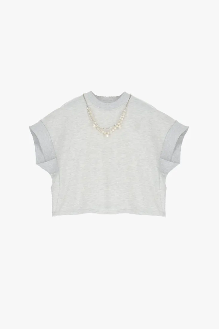 Felpa oversize con collier di perle