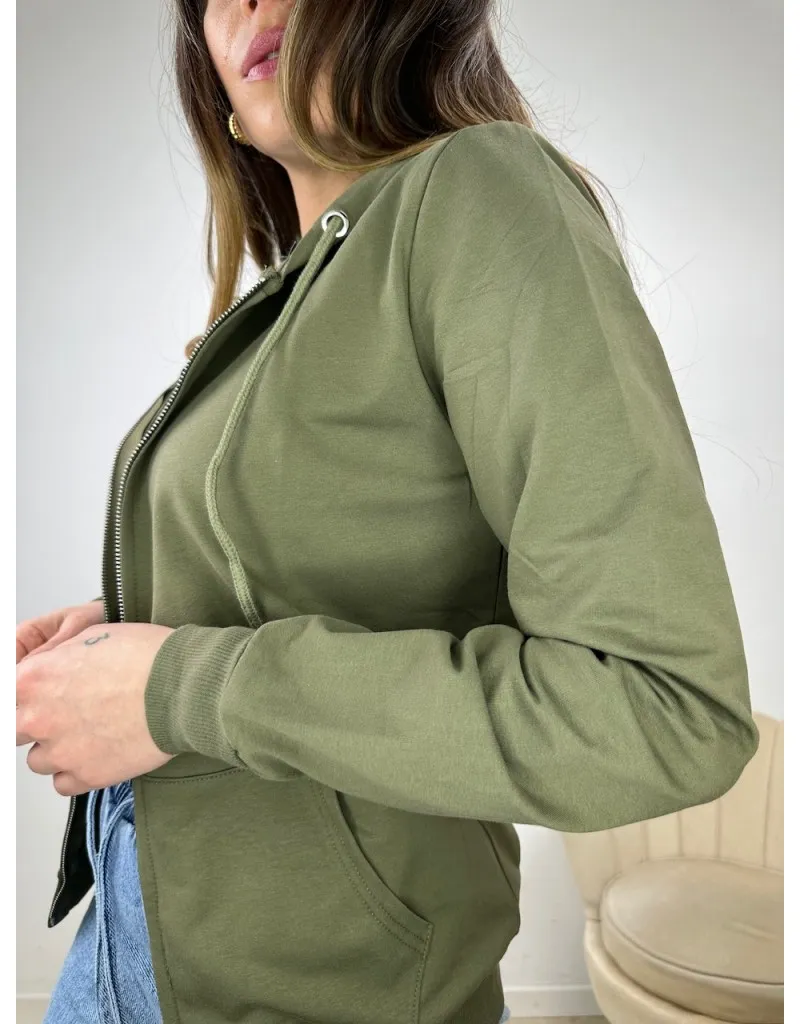 FELPA PRIMAVERILE CON ZIP VERDE