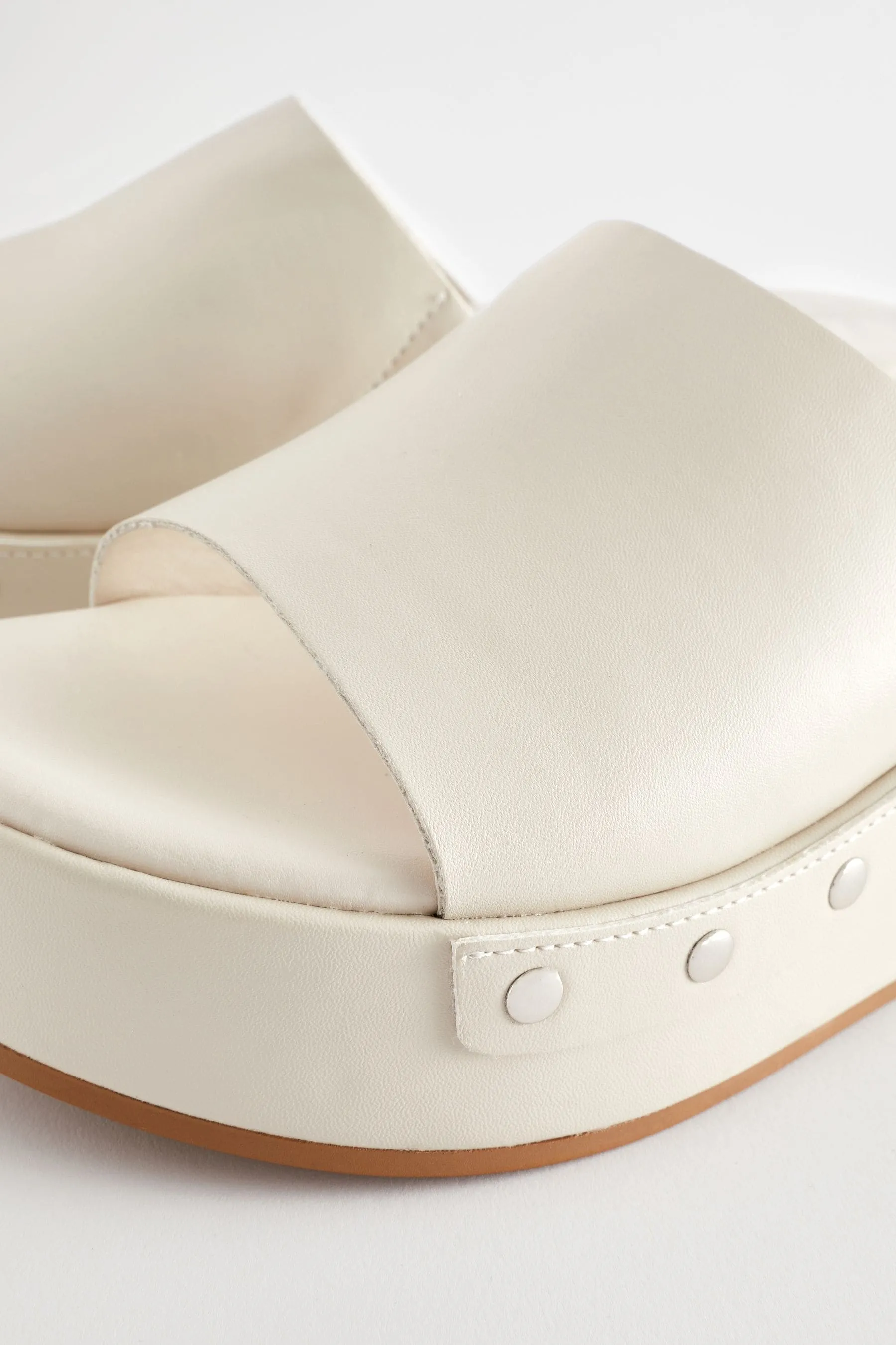 Forever Comfort® - Sabot con borchie e zeppe