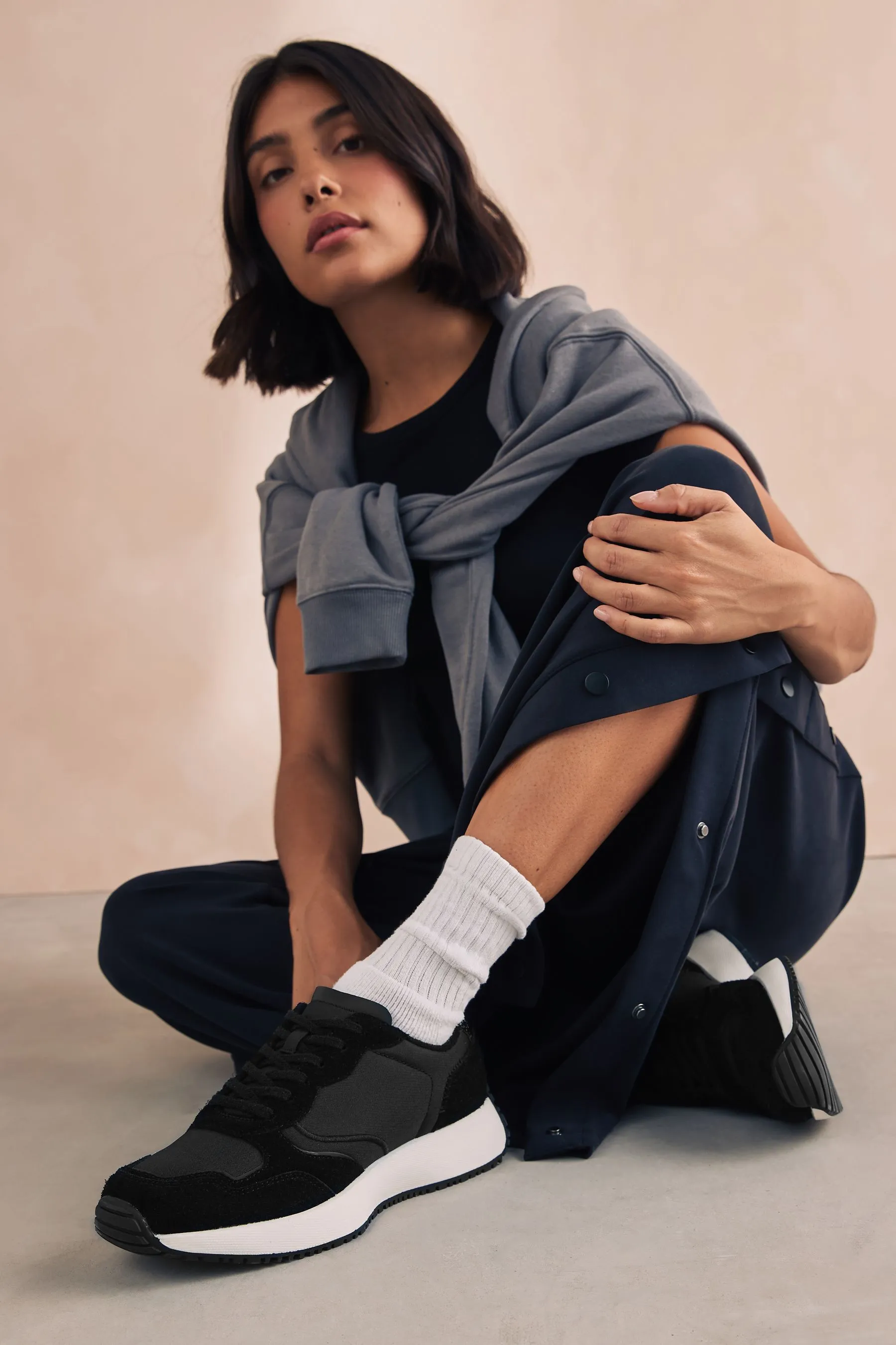Forever Comfort® - Scarpe da ginnastica scamosciate con suola spessa e cuciture a vista    