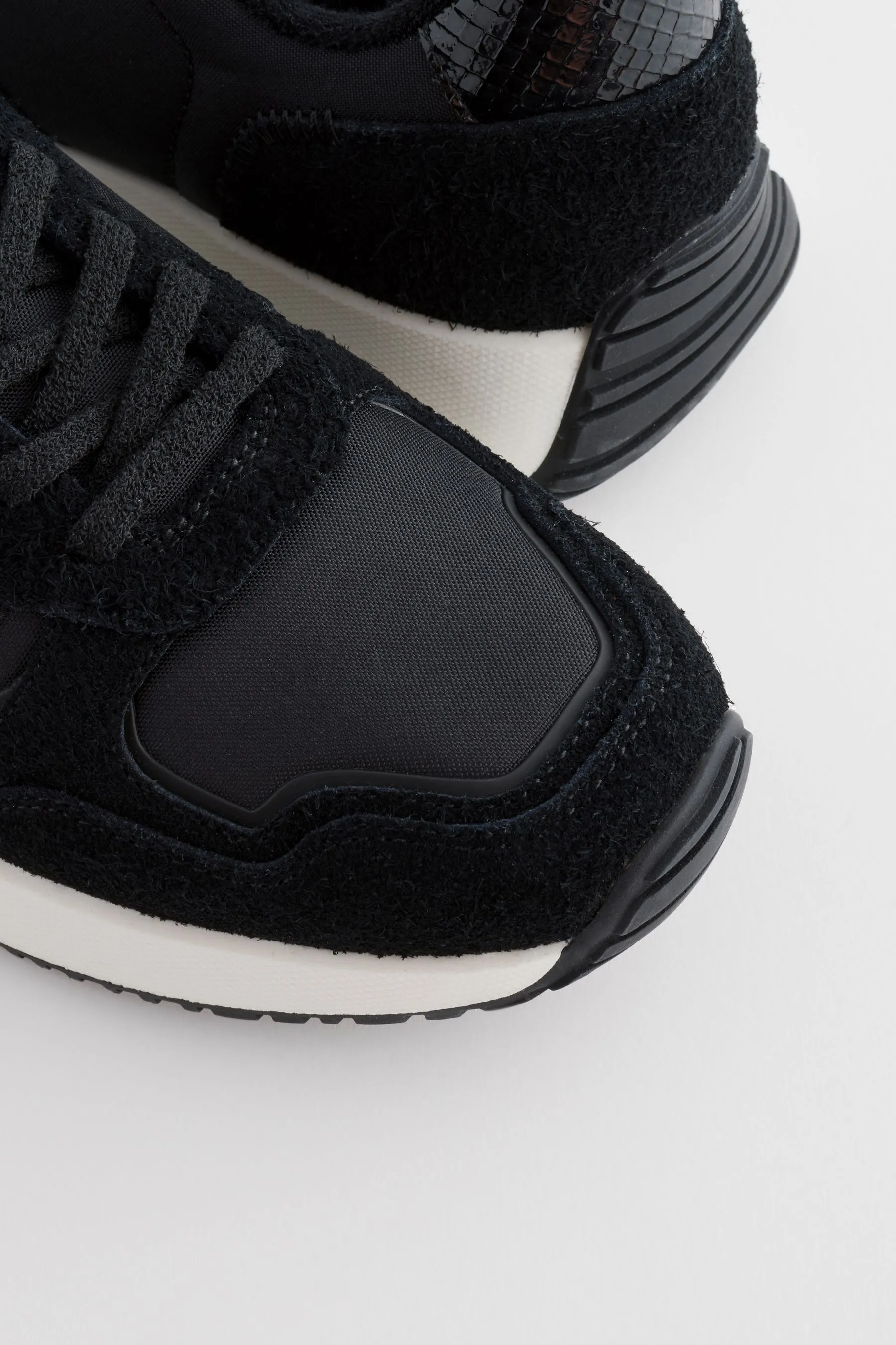 Forever Comfort® - Scarpe da ginnastica scamosciate con suola spessa e cuciture a vista    