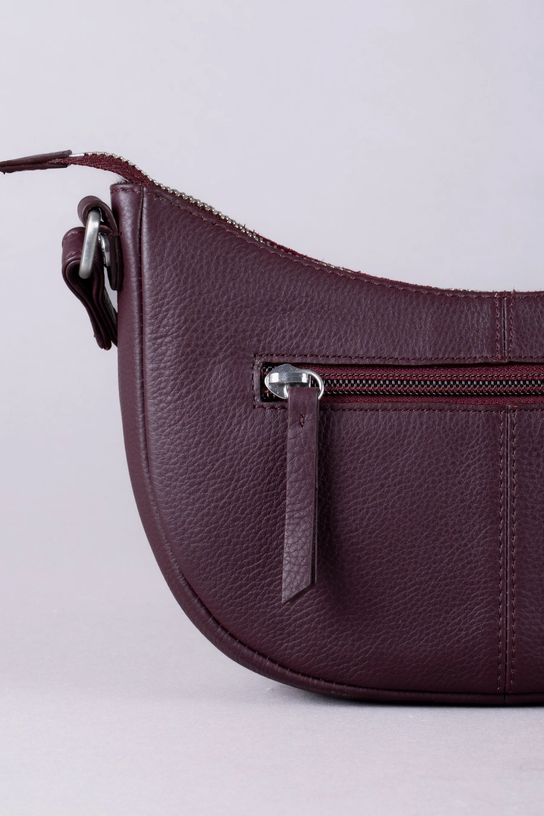 Lakeland Leather - Coniston - Borsa a tracolla a mezzaluna    