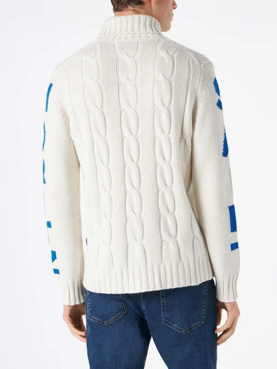 Maglione dolcevita uomo a trecce con stampa