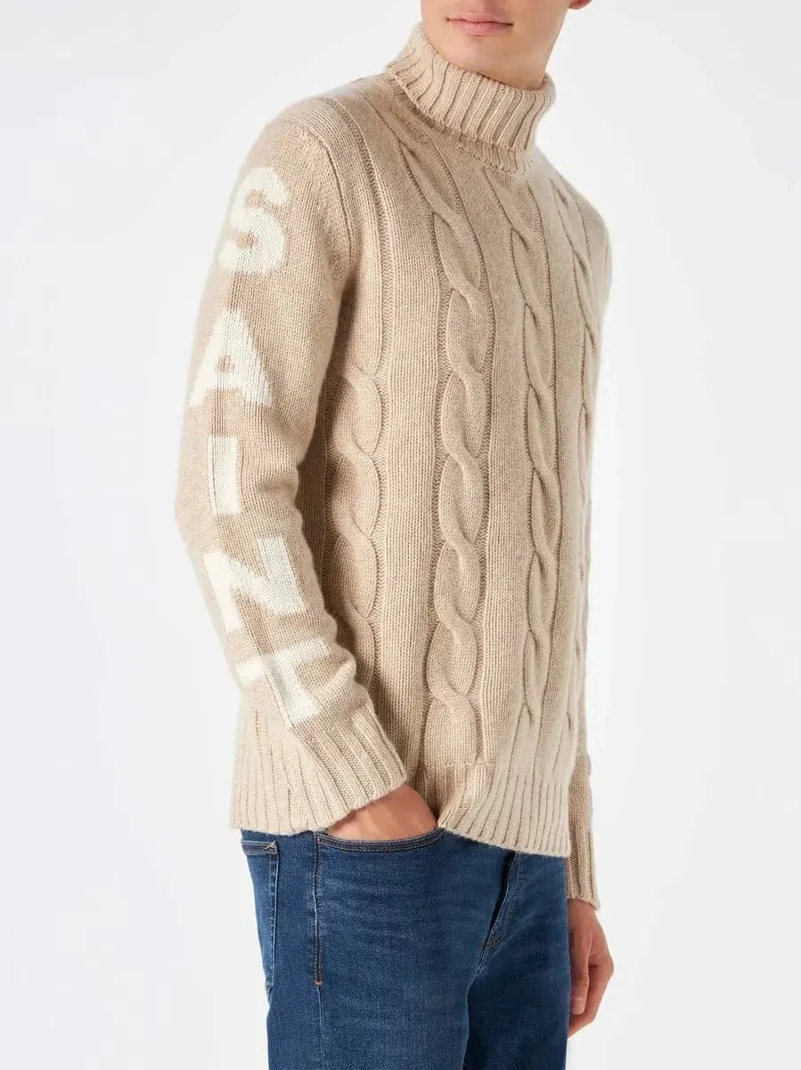 Maglione dolcevita uomo a trecce con stampa