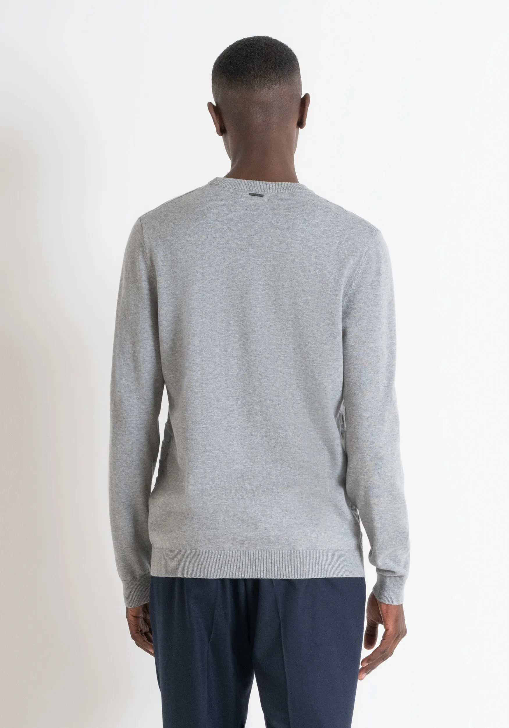 MAGLIONE REGULAR FIT IN MISTO LANA CON LAVORAZIONE GEOMETRICA