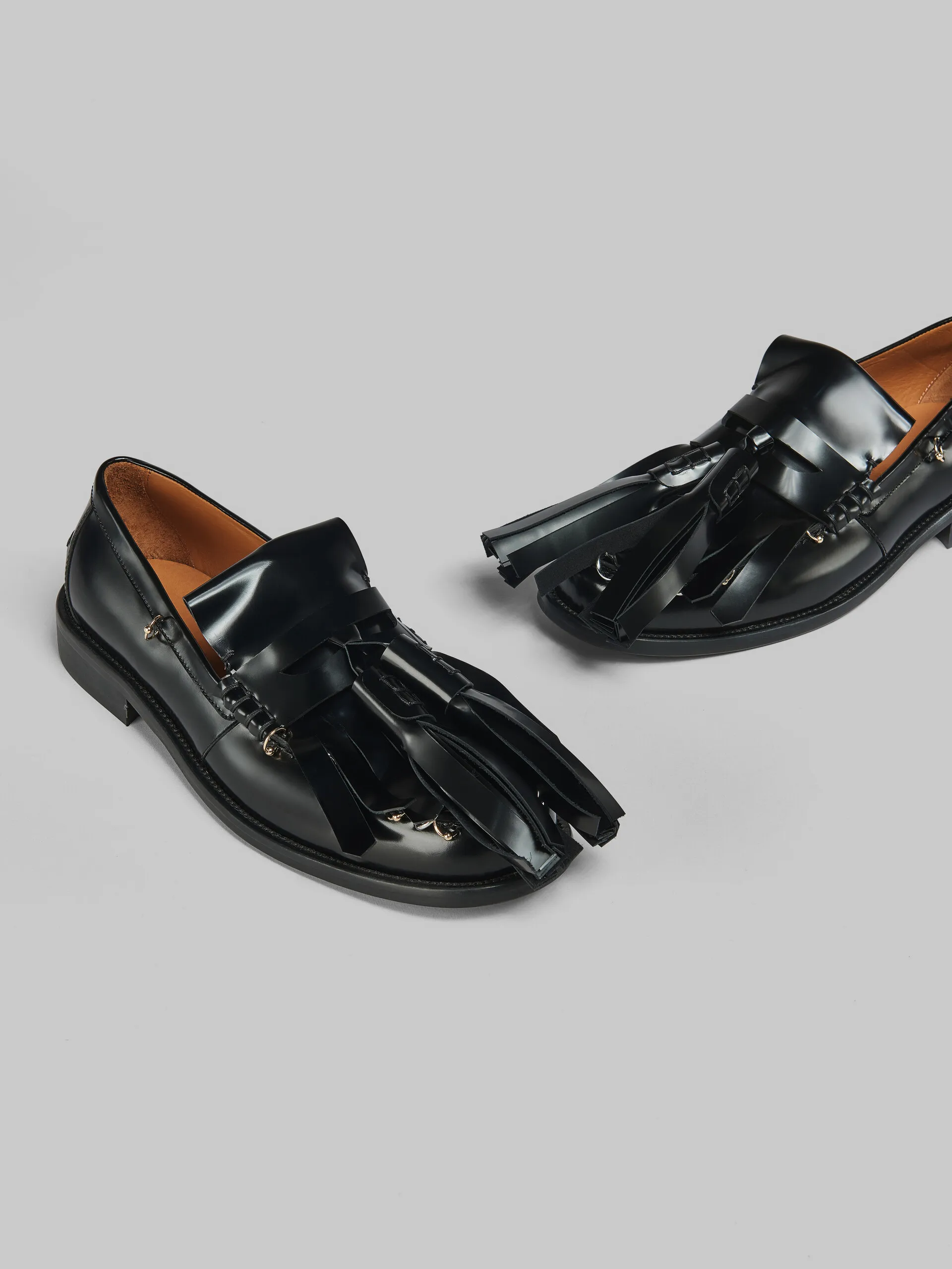 Mocassino Bambi in pelle nera con maxi nappine