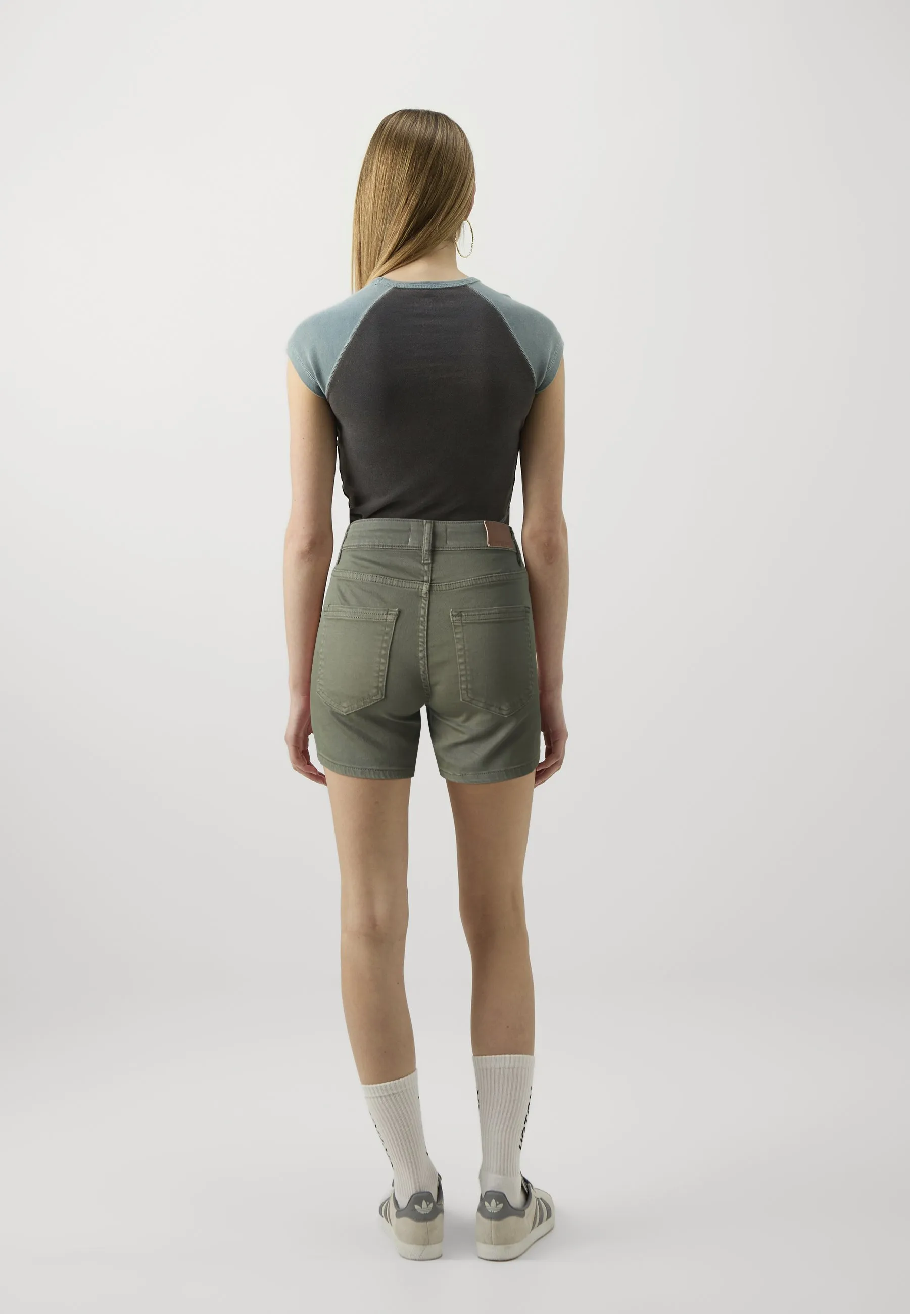 ONLBLUSH - Shorts di jeans
