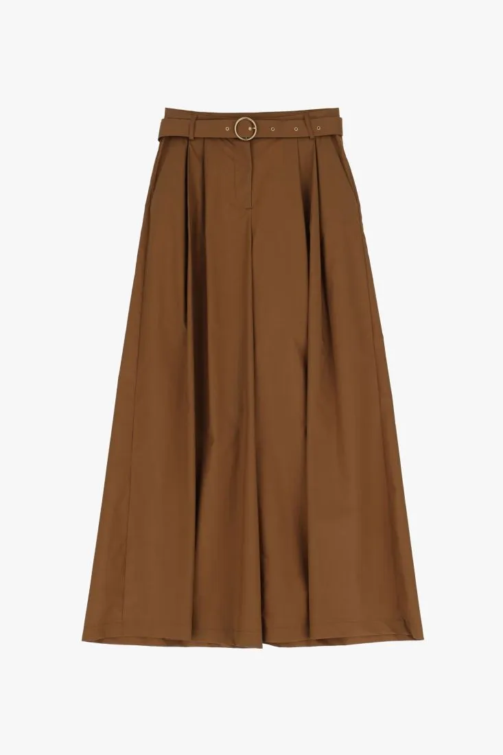 Pantaloni a palazzo con pinces e cintura