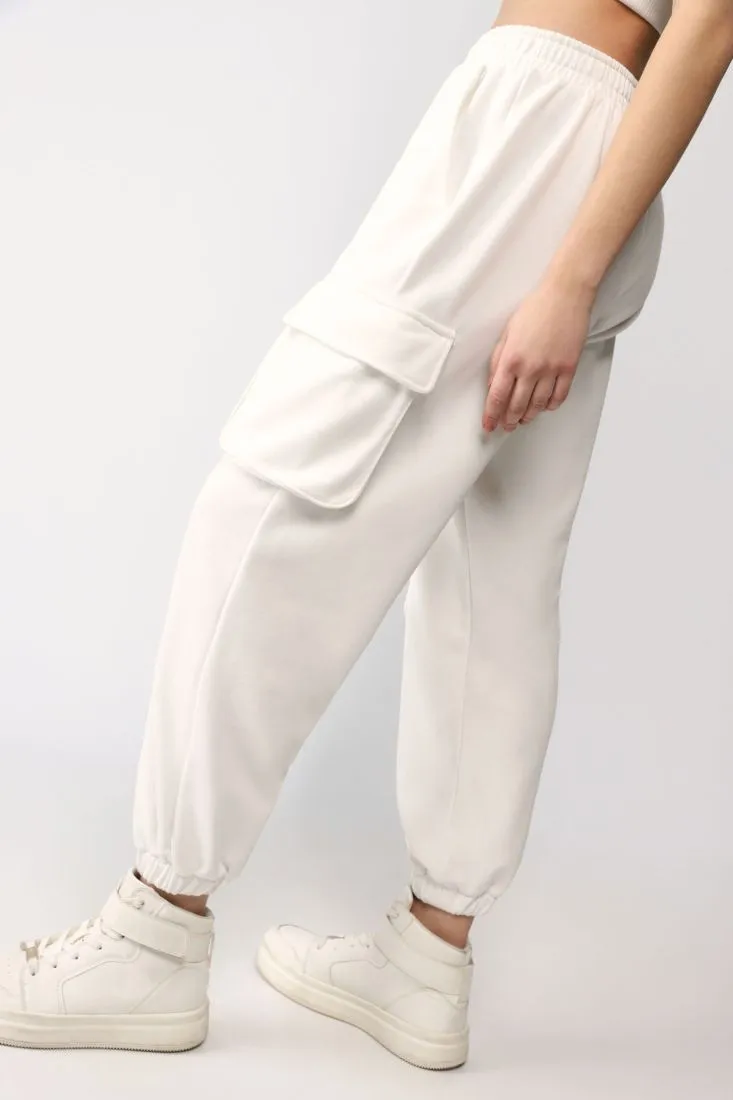 Pantaloni cargo monocolour con tasche laterali applicate