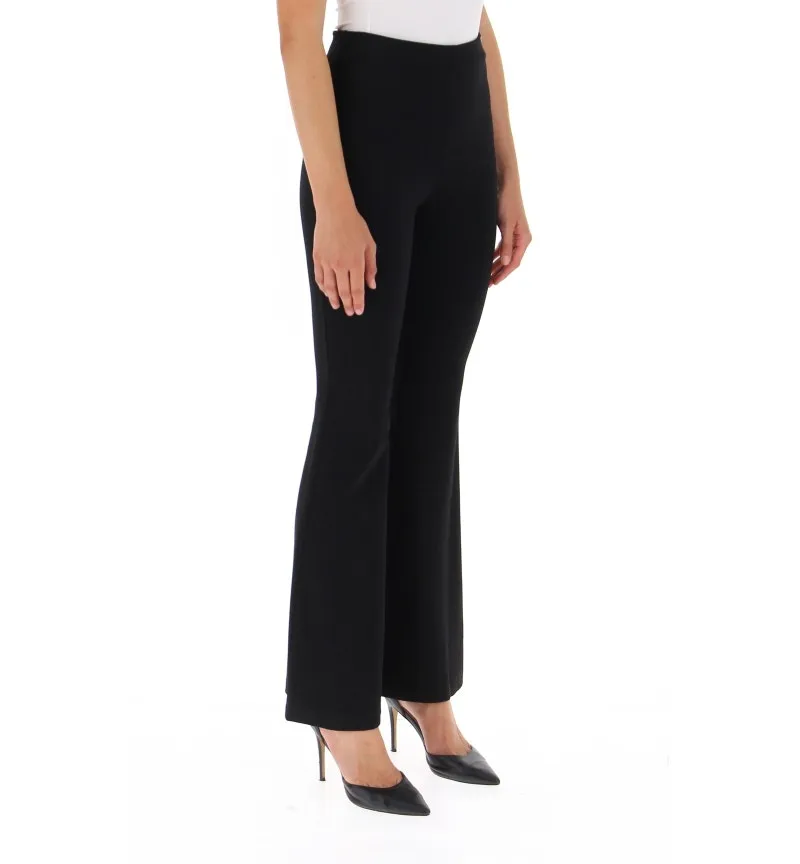 Pantaloni flare