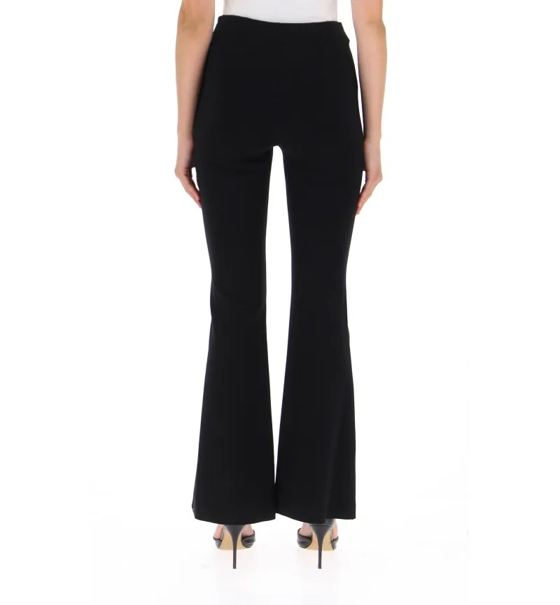 Pantaloni flare
