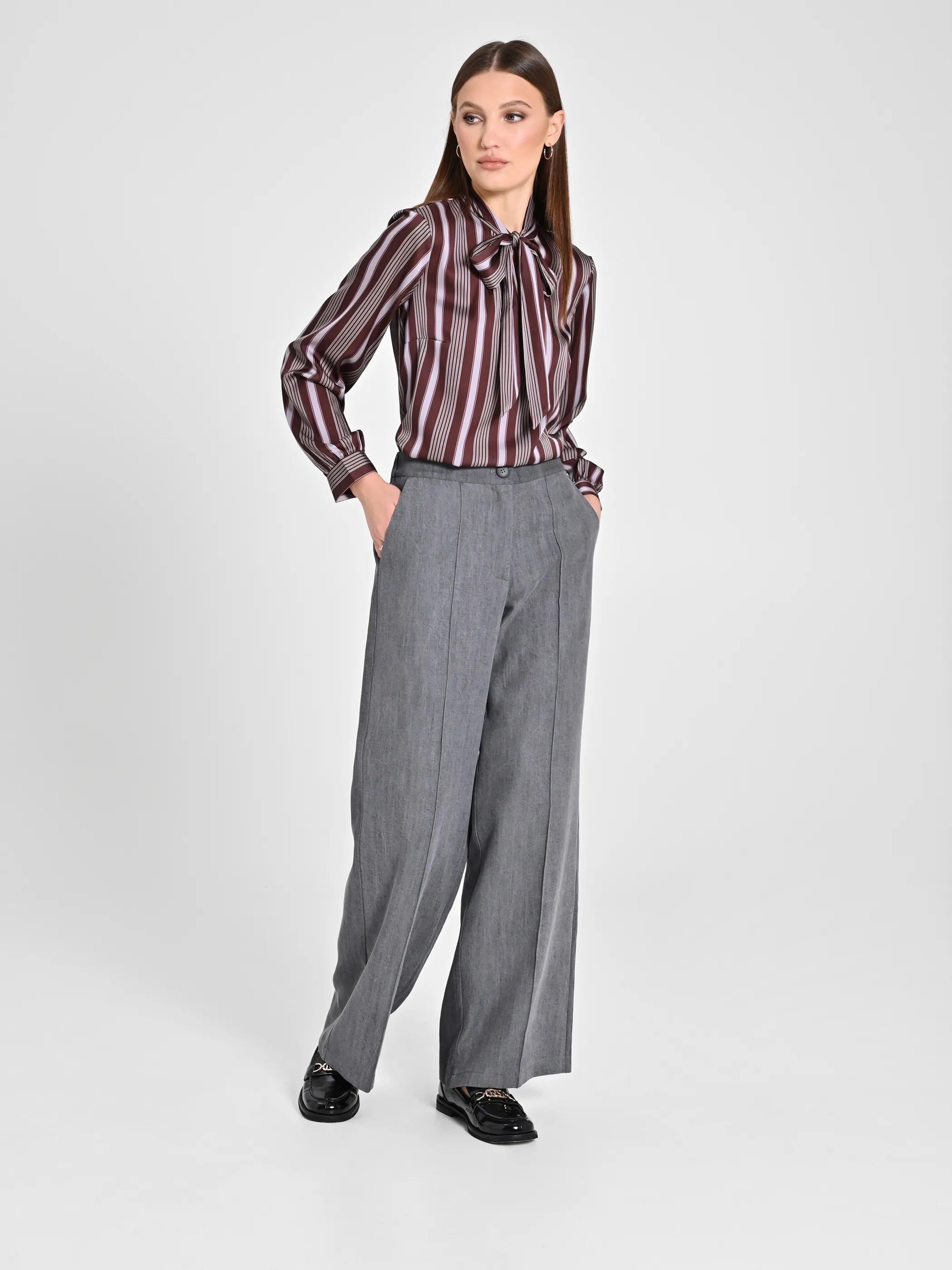      Pantaloni Grigi Ampi     