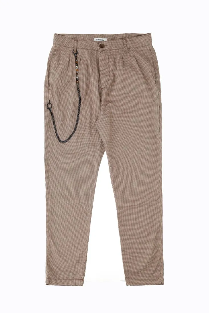 Pantaloni straight fantasia pied-de-poule con pinces e catena