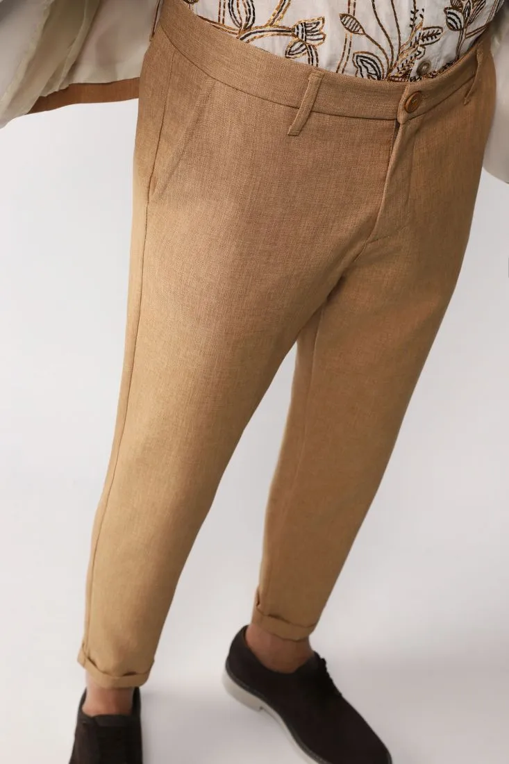Pantaloni straight monocolour con orli risvoltati