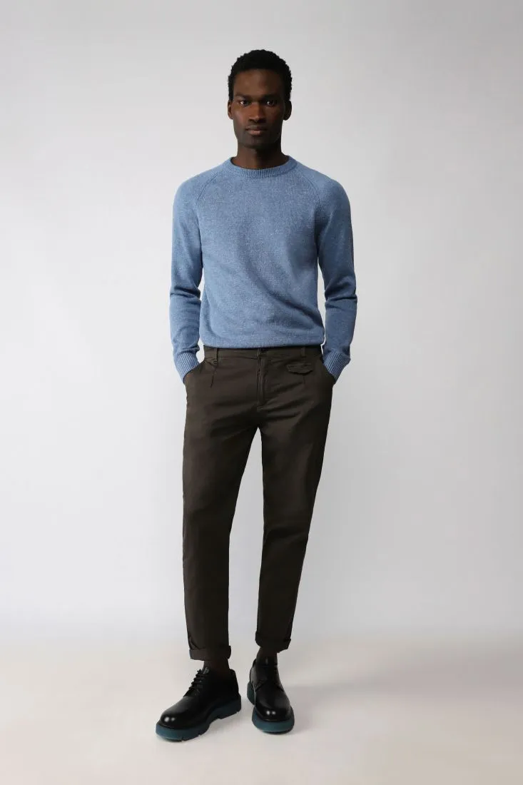 Pantaloni straight monocolour con tasche verticali