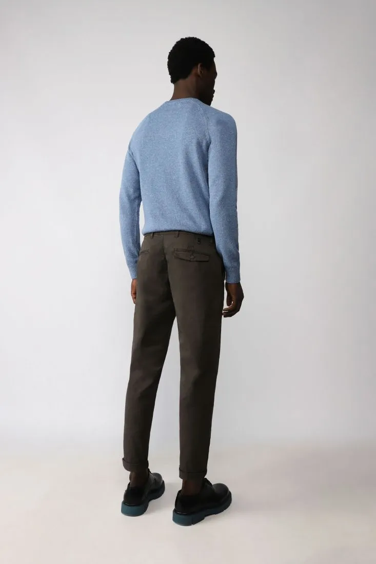 Pantaloni straight monocolour con tasche verticali