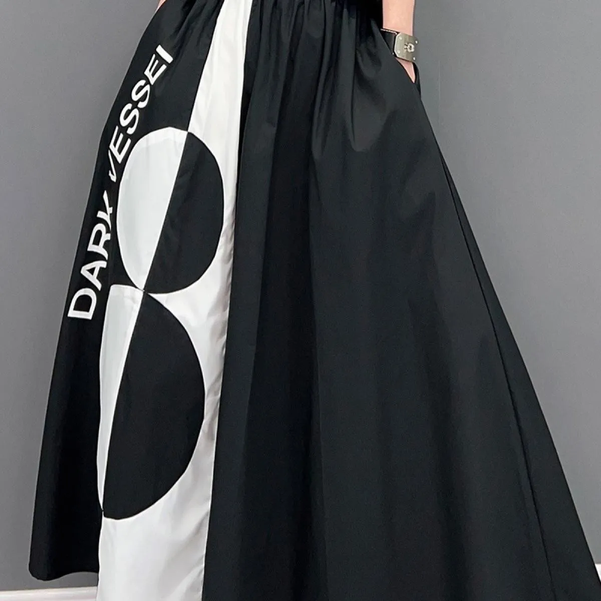 Qing Mo Moda Per Il Tempo Libero A Vita Alta Nero Bianco Splicing Gonna Donna 2023 Estate Il Nuovo Marchio Alla Moda Gonna di Gr