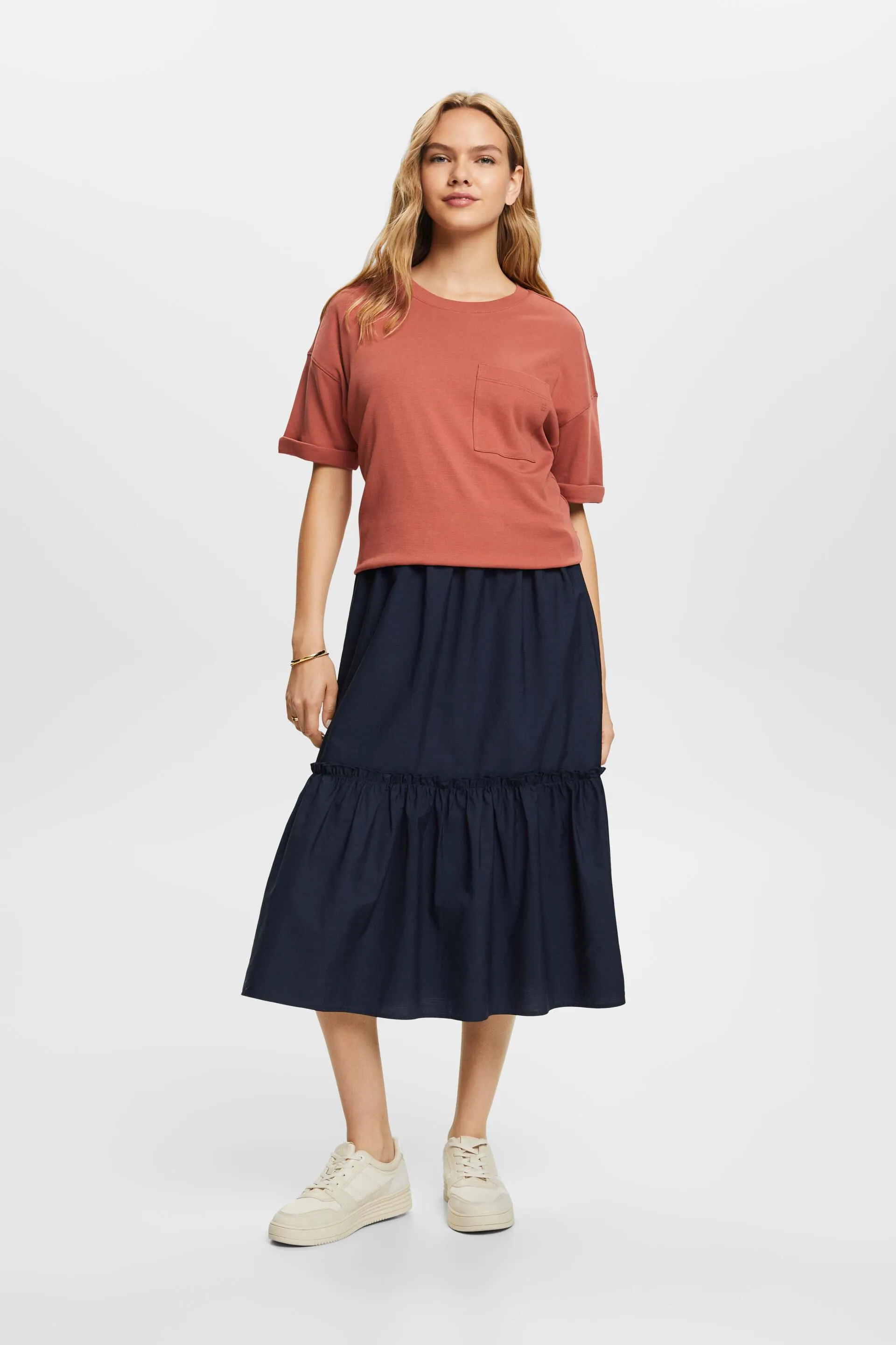 T-shirt oversize con tasca applicata