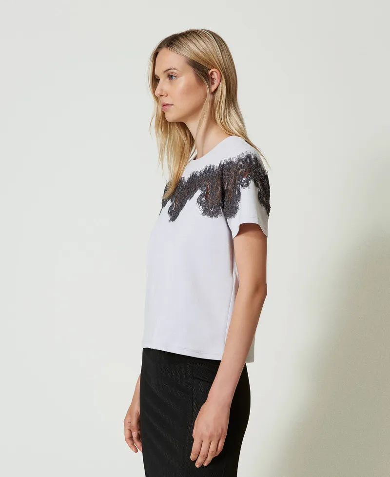 T-shirt regular con pizzo intarsiato