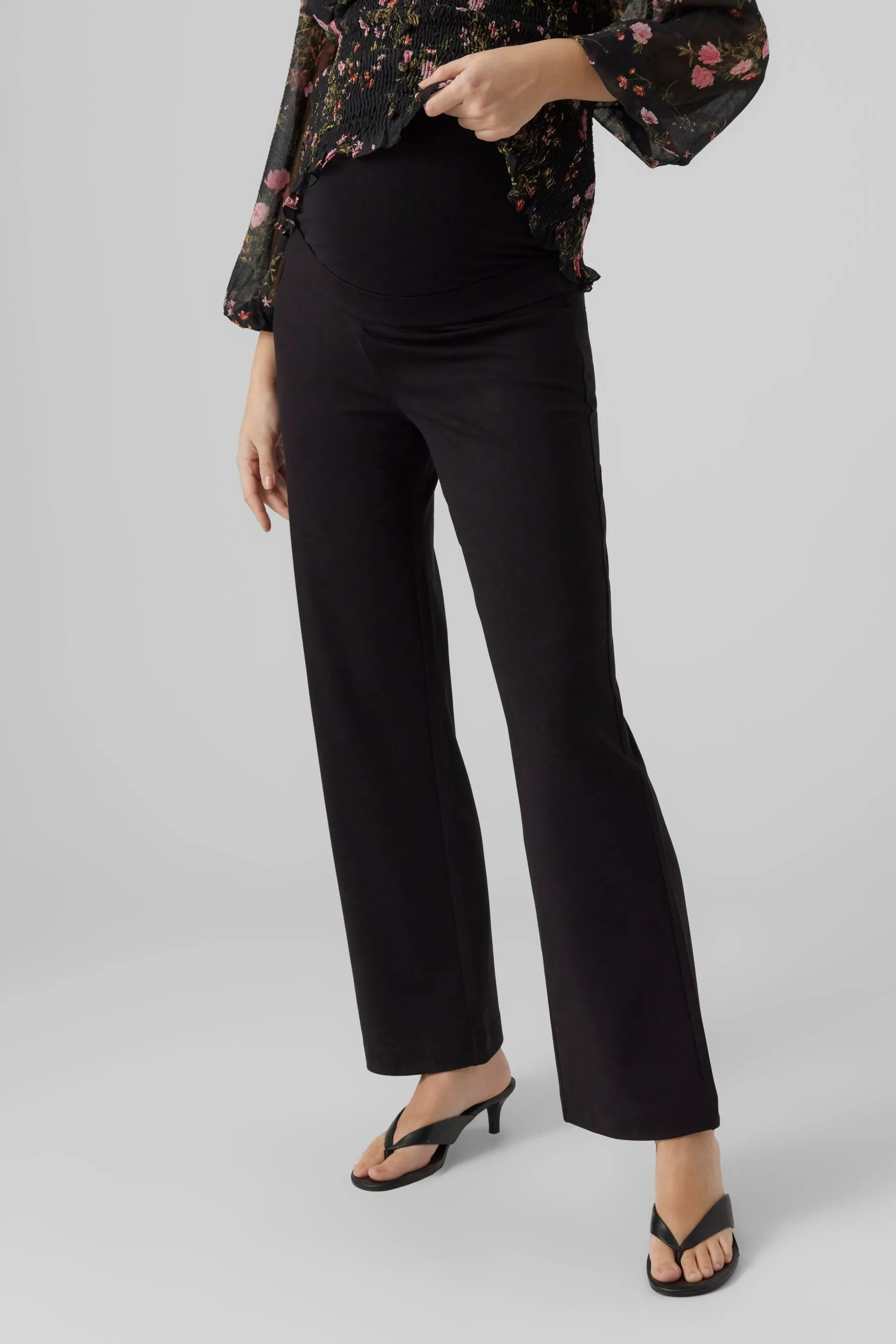 Vero Moda - Pantaloni premaman dritta comoda con fascia sopra il pancione