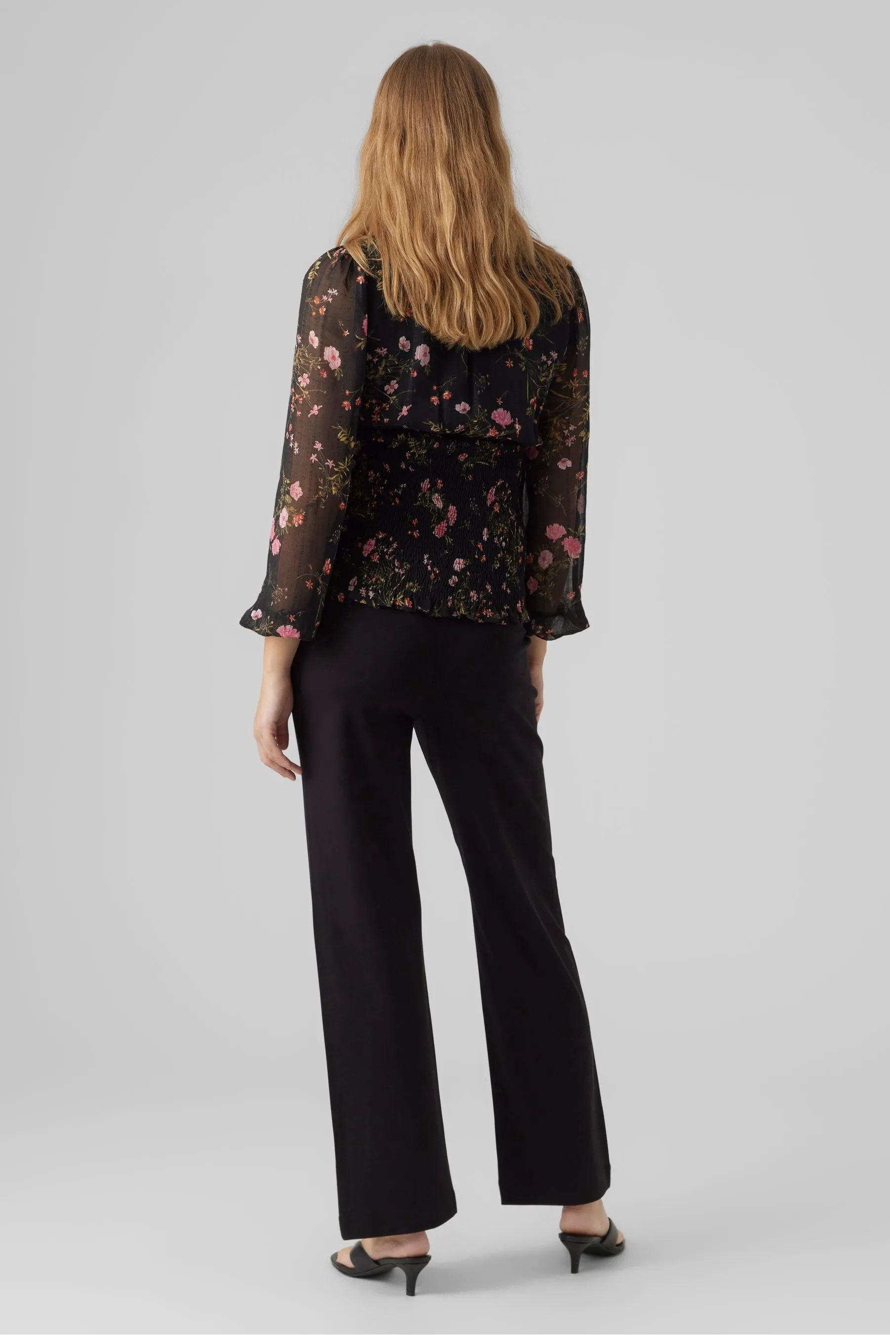 Vero Moda - Pantaloni premaman dritta comoda con fascia sopra il pancione