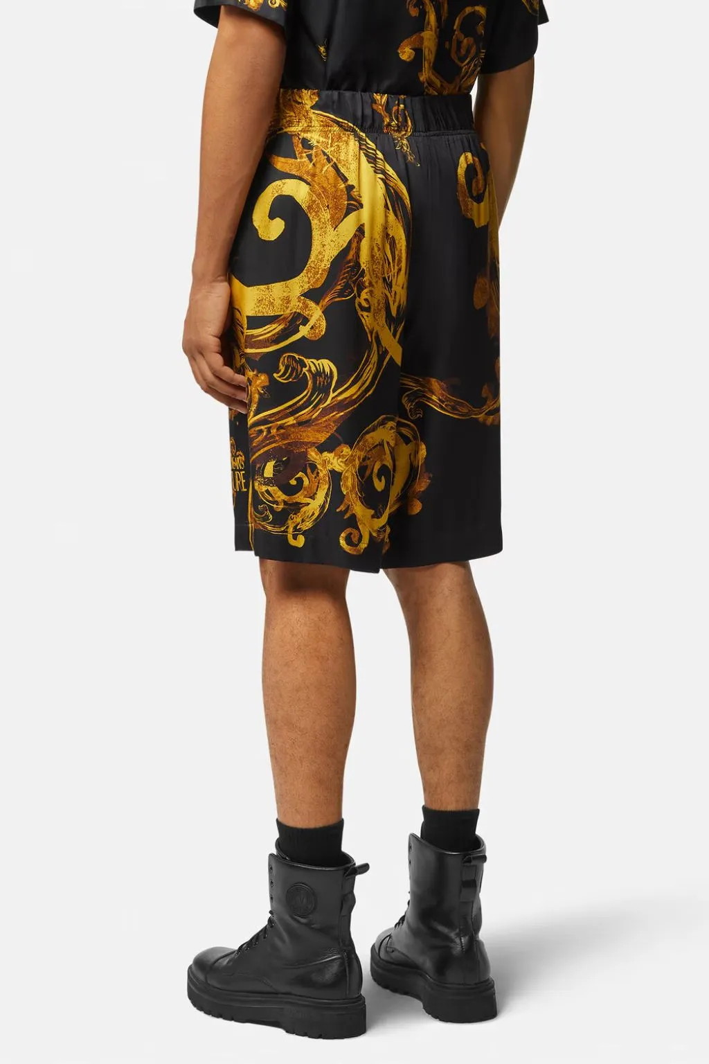 VERSACE JEANS COUTURE BERMUDA UOMO NERO STAMPA BAROCCA ORO D17W