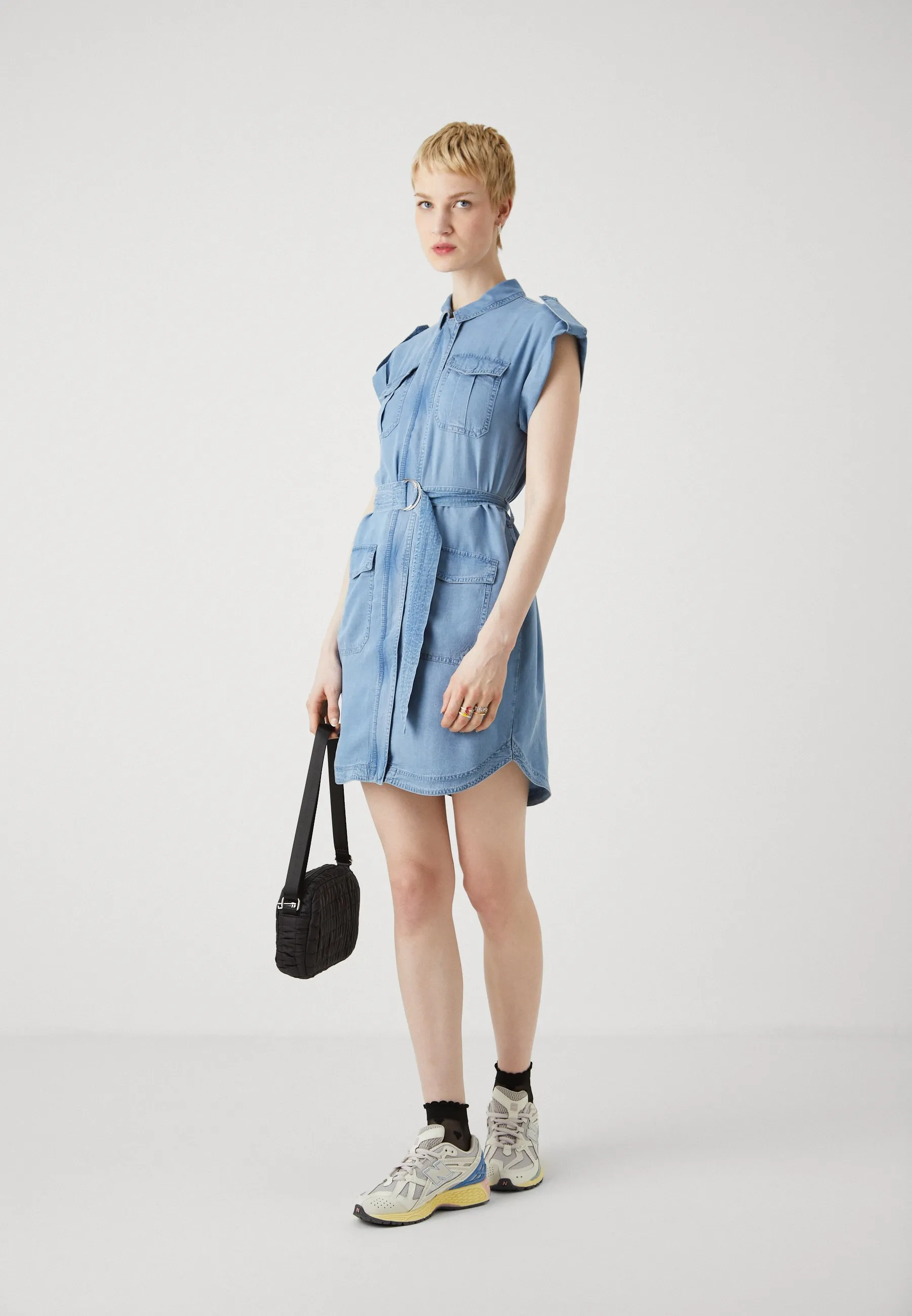Vestito di jeans