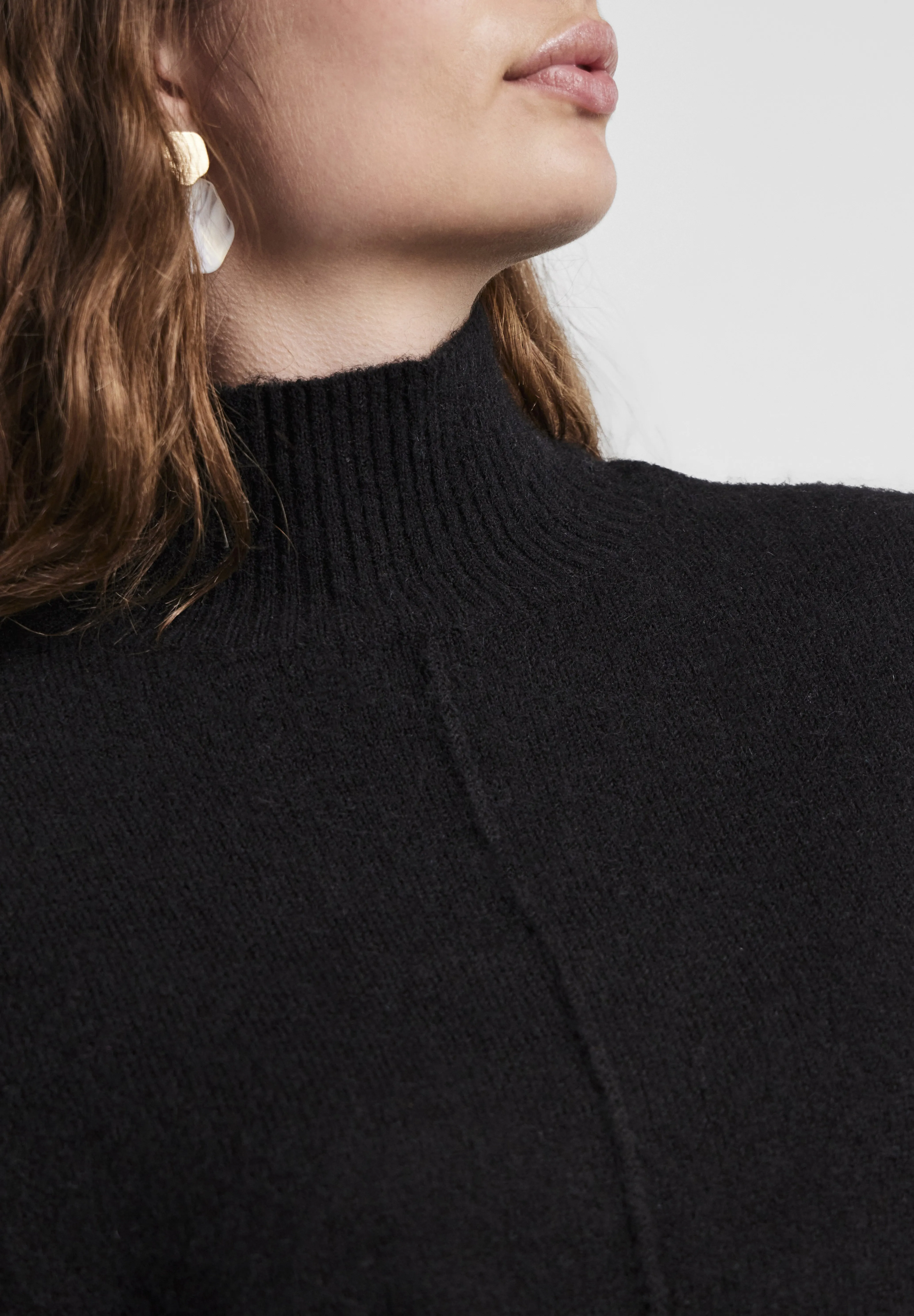 YASBALIS HIGH NECK  - Maglione